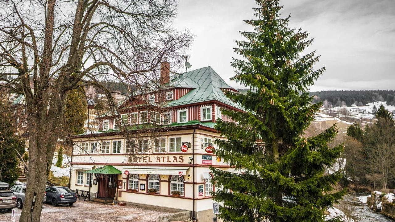 Hotel Atlas ペツ・ポト・スニェシュコウ エクステリア 写真