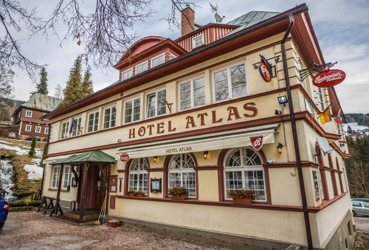 Hotel Atlas ペツ・ポト・スニェシュコウ エクステリア 写真